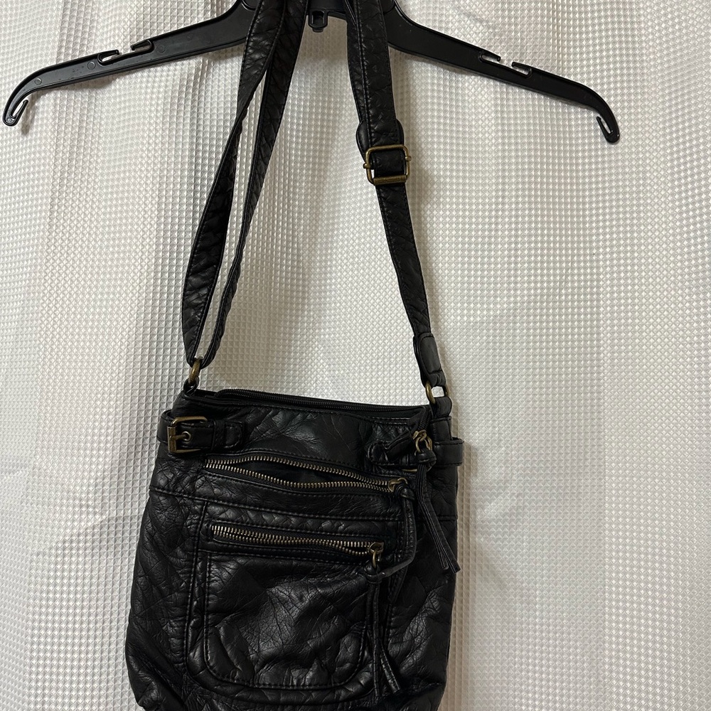 Bueno Black Crossbody Bag with Adjustable Strap
